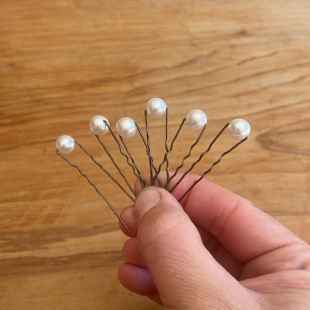 6 x “Pearl” hair pins + bonus rhinestone (read) - Picture 1 of 6